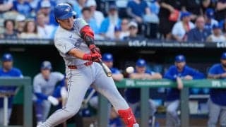 岡本和真メジャー初４安打　２度目の勝ち越し打が決勝打「毎日刺激ある」ついに貯金１でPS圏内