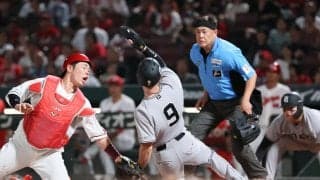 【巨人】審判団の防具トラブルで試合が一時中断　球審ヘルメットに不具合か、場内アナウンス説明