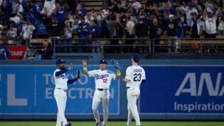 タッカーが華麗な“ホームランキャッチ”披露　ロバーツ監督も絶賛「非常に大きなプレーだった」