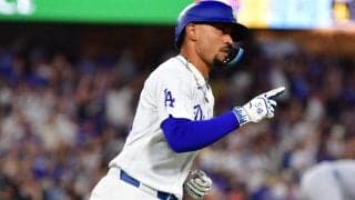 ベッツが突如披露した“新ポーズ”「なにこれ!?」　見つかった同僚との一瞬「きゃあー」