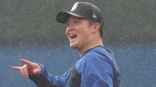 ＤｅＮＡ牧「思ったより全然動けている」試合前練習でノック　６日の右手首への死球は骨に異常なし