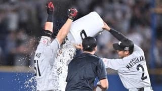 ロッテ・山口　今季３度目サヨナラ打　打席前「バケツ用意しとけよ」予告通り決めた
