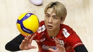【男子バレー】髙橋藍の「ド派手」なプレーの傍らで......ミドルブロッカー小野寺太志の多岐にわたるサポート