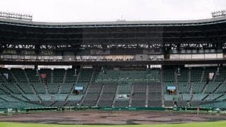 【阪神】雨脚弱まり定刻開始へ阪神園芸が動き出す　この２日間防水シートを敷かなかった理由