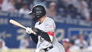 ロッテ・西川史礁への死球に球場騒然　マルテの１５５キロが左脇腹付近に直撃、苦悶の表情でうずくまる　その後プレー続行
