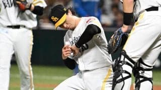 【ソフトバンク】折れたバットが左手首付近に直撃の上沢直之「打撲。握れたので折れてはいない」