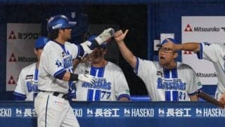 土砂降りのハマスタに“勝利の女神”「可愛すぎて声出た」　驚異の勝率…「いたのかよ！」