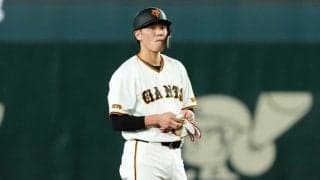 坂本勇人を「見ながら学んで」　20歳逸材に提言…巨人指揮官が明かす“併用”を続けるワケ