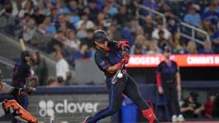 ブルージェイズ岡本和真２戦ぶり31号ソロ、右翼席中段への122ｍ弾
