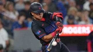 岡本和真、2試合ぶり31号　村上＆松井秀喜氏に並ぶ…“確信”の逆方向弾に本拠地熱狂