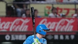 【日本ハム】代打清宮幸太郎の適時打で同点も、レイエスが左足をひきずるようなしぐさで交代