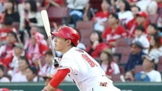 広島・佐藤啓　低弾道でバックスクリーンへ驚弾！プロ１号から１２戦４発「継続していくことに意味がある」　ＤｅＮＡと８・５差も