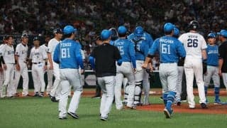 日本ハム　一触即発の事態でスッと間に入った助っ人　伊藤大海を守ろうとする姿に「さらに大好きになった」「安心感凄い」「来年もいてもらわにゃ」ファン注目のワンシーン