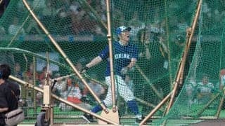 松井秀喜氏、フリー打撃で豪快アーチ披露　大飛球に東京ドームのファン歓声