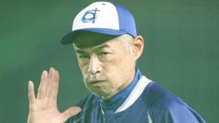 女子高校生選抜との試合に臨む52歳のイチロー氏が東京ドームで２本の柵越え
