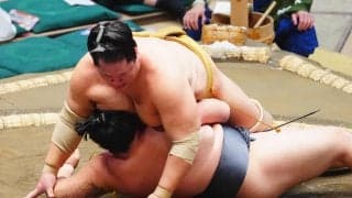 新十両の丹治は輝に寄り倒され黒星発進「自分の相撲が今日は出なかった」館内から大きな声援