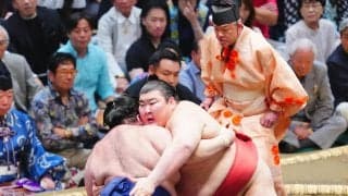 大関とり熱海富士、万全の寄り切りで白星発進　元横綱若乃花「顔にも自信がついている」