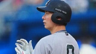 球審を“騙した”右手「紛らわしいねん」　巨人戦で珍事…まさかの要求違いが「おもろすぎる」