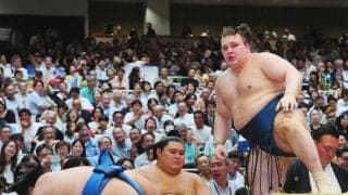 安青錦「慌てました」いなしに泳ぐもくるりと反撃　琴勝峰を渡し込みで破って初日から３連勝