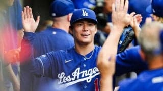 山本由伸への“愛情炸裂”　ド軍282億円男が突如の日本語…7回0封に「よくやった」