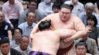 隆の勝が初黒星「落ち着いて相撲を取れたら…」美ノ海に寄り切られる　横綱土俵入りでは太刀持ち