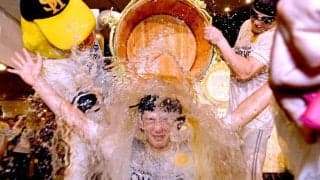 「濃いシーン」「一番泣けるやつ」ソフトバンク　ビールかけ会場で山本祐大が元ＤｅＮＡ右腕と再会「奇跡の邂逅」「人生って何があるか分からんな」
