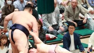 炎鵬が軍配差し違えで３勝目「何で物言いがついているのかなと」軍配も見ないほど必死の攻め