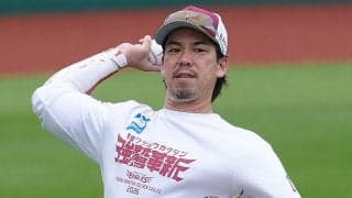 【楽天】前田健太、NPB100勝達成で連盟表彰式に出席　同僚との握手はYG安田を一度スルー