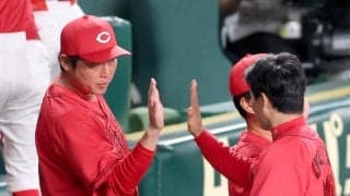 広島・新井監督「当たり前のことだけど」　四回、落球時の中村奨成の三塁進塁を評価「隙を見せない」決勝点につながる