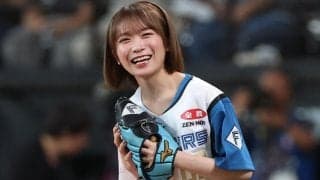 “可愛さ宇宙No.1”との声…33歳人気タレントに騒然　ミニスカ投球→ダンスにゴクリ「あざとさ健在」