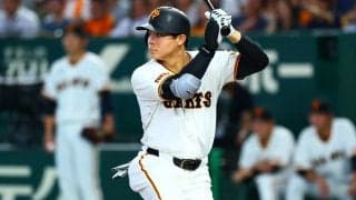 佐藤輝明に激似「マジで打ち終わりが」　112試合0HR→2桁到達の衝撃、巨人3年目が「別人」