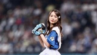 「フォームも様になってた」「すごい！」エスコン降臨の人気アイドルグループ　リーダーの可憐な始球式に反響　ノーバンならずも「投げ方綺麗」