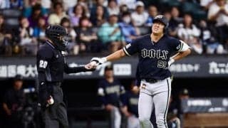 「その心意気、リスペクトです」「初めてみた」オリックス・杉本裕太郎の死球後の行動に反響　絶叫＆苦悶の表情もボール拾い審判へ「ラオウさん偉いな」「良い人すぎる」観客から拍手