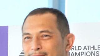 「鉄人のおふたり素敵」親子で聖火に点火の室伏広治さん　父重信さんとのツーショット写真公開