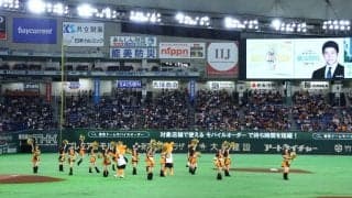 ド派手ピンクに騒然「目がチカチカ」　プロ野球中継で“疑問”の声→納得の理由「コレか！」