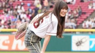 「癒される」19歳美女の輝く笑顔　「可愛すぎる」裏で…“違和感”しかないフォームに衝撃