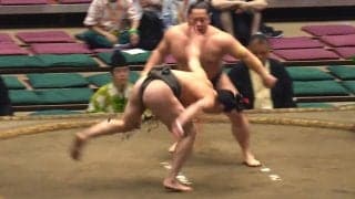 “細マッチョ”なイケメン力士、“ゴリマッチョ”な男前力士に完勝！ 劇的結末に館内騒然