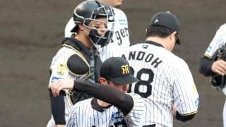 阪神　藤川監督が異例の継投　三回途中でルーカスから神宮へスイッチ　甲子園がどよめく→最少失点で切り抜け大歓声に