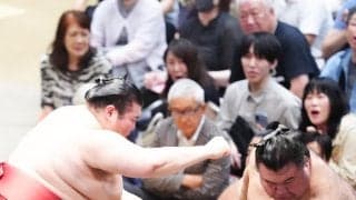 高安が熱海富士に敗れ６敗目　土俵下で立ち上がれず「少し気絶してたんじゃないか」と九重審判長