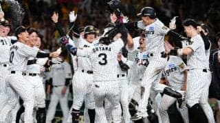 佐藤輝明が“悪ガキ発動”「ケリ入れてる」　森下翔太へまさか…虎党驚愕「ドキドキした」