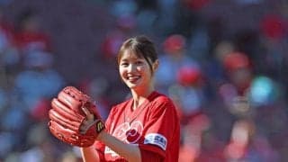 父はカープＯＢ＆元競輪選手　タレント・塚本恋乃葉が始球式に登場　ワンバン投球に「ホッとしているのと悔しい思いが…」３年連続大役務める