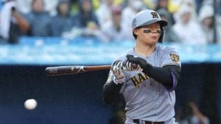 阪神　森下翔太２試合連続死球に神宮の阪神ファンが大ブーイング　奥川の１４８キロが左腕付近直撃　両リーグ断トツ１９死球目
