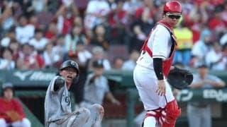 広島が逆転負け　拙攻拙守が響く　打線は中村奨成の初回先頭打者弾の１点どまり　捕手・持丸の適時失策での２失点が響く