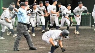 明石商が社に4-3でサヨナラ勝ち　夏の兵庫大会決勝の雪辱果たす