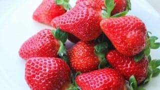 いちごの栄養はヘタの真下に集中！