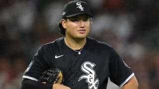 ベンチでガムを噛んでいると…村上宗隆の“珍場面”にMLB公式が注目「漫画でしか見たことない」「そんな瞬間撮らんといて」