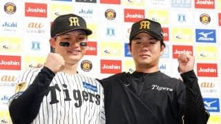 阪神　森下＆高橋がお立ち台で互いを褒め合う　ファンからは笑いも　「スーパーピッチャー」「メチャクチャ凄い」