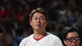 「２人にしか分からない思いがあるのだろう」広島・新井監督　辞任の中日・井上監督に見せた異例の行動が反響「泣いた」「プロ野球の監督は大変」