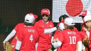 ソフトボール　日本が圧巻７連覇　中国を５回コールドで下し８戦全勝の完全Ｖ　エース後藤が５回２安打無失点の快投「無事７連覇、安心してます」宇津木麗華監督が胴上げで７度宙舞う