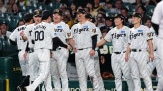 阪神戦にいた美女の正体「すげ～最後まで」　大山に大興奮…ショーパン始球式も話題